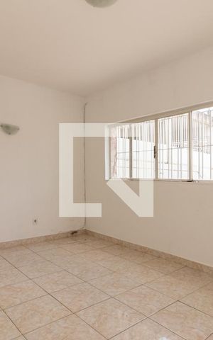 Casa para alugar com 125m², 2 quartos e 2 vagas Casa para alugar com 125m², 2 quartos e 2 vagasSala