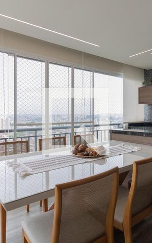 Apartamento à venda com 129m², 4 quartos e 2 vagas Apartamento à venda com 129m², 4 quartos e 2 vagasVaranda gourmet