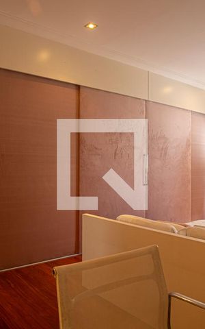 Apartamento para alugar com 300m², 4 quartos e 3 vagas Apartamento para alugar com 300m², 4 quartos e 3 vagasSuíte 1