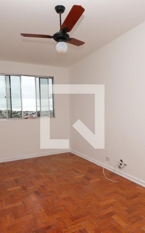 Apartamento à venda com 74m², 2 quartos e 1 vagaSala