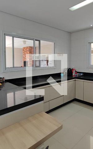 Casa de condomínio à venda com 267m², 4 quartos e 2 vagasCozinha
