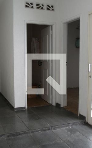 Casa à venda com 200m², 3 quartos e 2 vagasÁrea de Serviço
