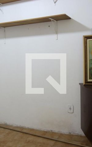 Casa à venda com 200m², 3 quartos e 2 vagasQuarto de Serviço