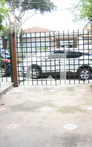 Casa à venda com 200m², 3 quartos e 2 vagasQuintal