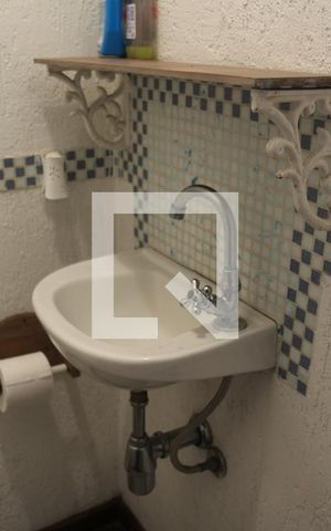 Casa à venda com 200m², 3 quartos e 2 vagasBanheiro 2
