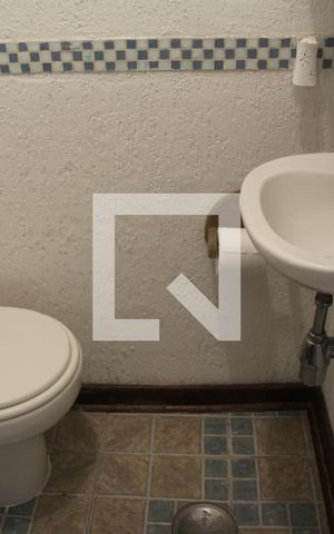 Casa à venda com 200m², 3 quartos e 2 vagasBanheiro 2