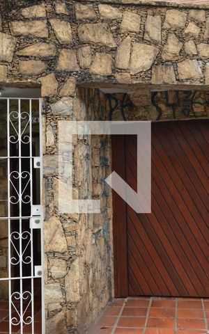 Casa para alugar com 136m², 3 quartos e 3 vagasFachada