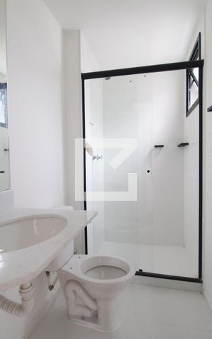 Apartamento para alugar com 55m², 2 quartos e 1 vaga Apartamento para alugar com 55m², 2 quartos e 1 vagaBanheiro da Suíte