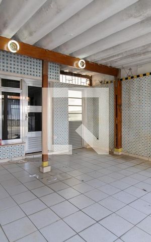 Casa à venda com 150m², 2 quartos e 2 vagas Casa à venda com 150m², 2 quartos e 2 vagasGaragem