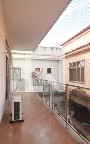Casa de condomínio à venda com 180m², 5 quartos e NaN vagas Casa de condomínio à venda com 180m², 5 quartos e NaN vagasQuarto 1 - varanda