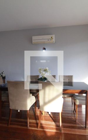 Casa de condomínio à venda com 180m², 5 quartos e NaN vagas Casa de condomínio à venda com 180m², 5 quartos e NaN vagasSala