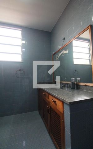 Casa de condomínio à venda com 180m², 5 quartos e NaN vagas Casa de condomínio à venda com 180m², 5 quartos e NaN vagasBanheiro Social 1