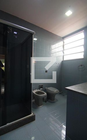 Casa de condomínio à venda com 180m², 5 quartos e NaN vagas Casa de condomínio à venda com 180m², 5 quartos e NaN vagasBanheiro Social 1