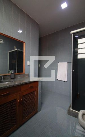Casa de condomínio à venda com 180m², 5 quartos e NaN vagas Casa de condomínio à venda com 180m², 5 quartos e NaN vagasBanheiro Social 1