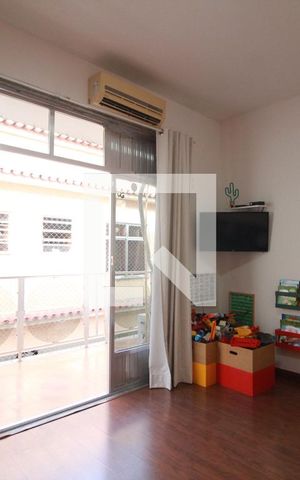 Casa de condomínio à venda com 180m², 5 quartos e NaN vagas Casa de condomínio à venda com 180m², 5 quartos e NaN vagasQuarto 1