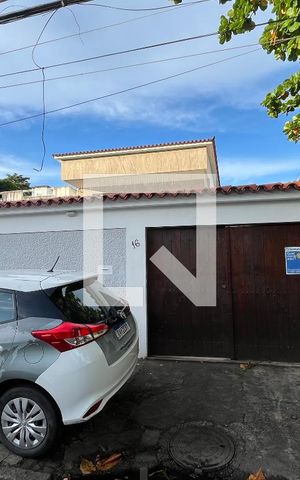 Casa de condomínio à venda com 180m², 5 quartos e NaN vagas Casa de condomínio à venda com 180m², 5 quartos e NaN vagasFachada