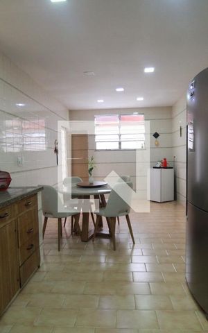 Casa de condomínio à venda com 180m², 5 quartos e NaN vagas Casa de condomínio à venda com 180m², 5 quartos e NaN vagasCozinha