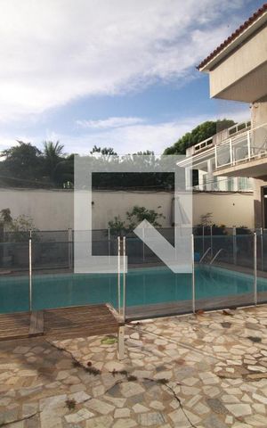 Casa de condomínio à venda com 180m², 5 quartos e NaN vagas Casa de condomínio à venda com 180m², 5 quartos e NaN vagasÁrea externa