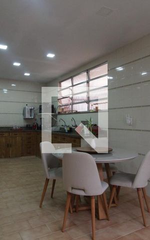 Casa de condomínio à venda com 180m², 5 quartos e NaN vagas Casa de condomínio à venda com 180m², 5 quartos e NaN vagasCozinha