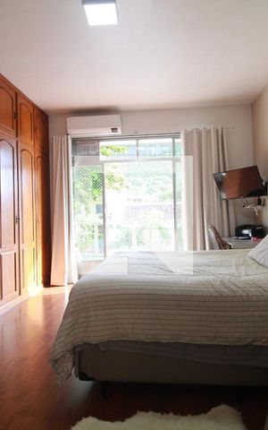 Casa de condomínio à venda com 180m², 5 quartos e NaN vagas Casa de condomínio à venda com 180m², 5 quartos e NaN vagasSuíte