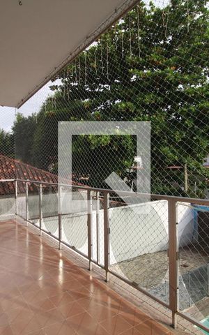 Casa de condomínio à venda com 180m², 5 quartos e NaN vagas Casa de condomínio à venda com 180m², 5 quartos e NaN vagasVaranda do quarto 2 / suíte