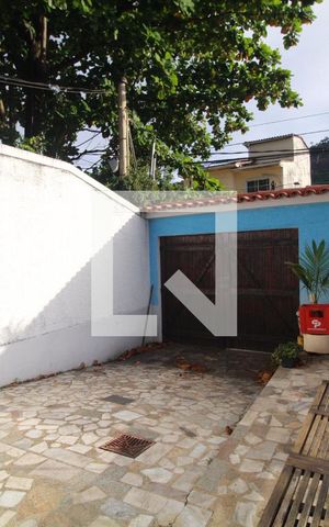 Casa de condomínio à venda com 180m², 5 quartos e NaN vagas Casa de condomínio à venda com 180m², 5 quartos e NaN vagasÁrea externa