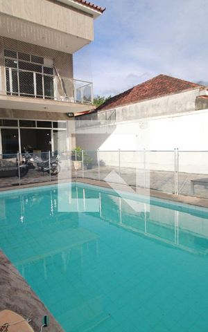 Casa de condomínio à venda com 180m², 5 quartos e NaN vagas Casa de condomínio à venda com 180m², 5 quartos e NaN vagasÁrea externa - piscina