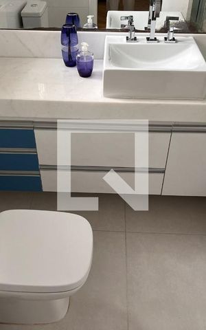 Apartamento à venda com 190m², 3 quartos e 3 vagas Apartamento à venda com 190m², 3 quartos e 3 vagasSuíte 01 - Banheiro