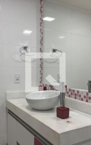 Apartamento à venda com 190m², 3 quartos e 3 vagas Apartamento à venda com 190m², 3 quartos e 3 vagasSuíte 03 - Banheiro