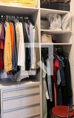 Apartamento à venda com 190m², 3 quartos e 3 vagas Apartamento à venda com 190m², 3 quartos e 3 vagasSuíte 01 - closet