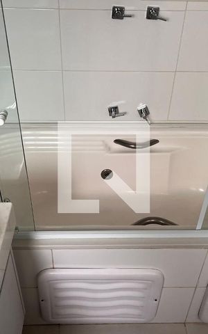 Apartamento à venda com 190m², 3 quartos e 3 vagas Apartamento à venda com 190m², 3 quartos e 3 vagasSuíte 01 - Banheiro