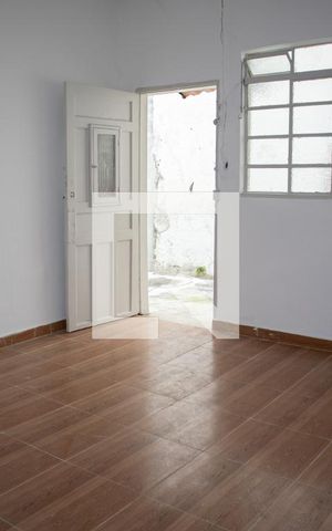 Casa à venda com 50m², 1 quarto e sem vagaSala