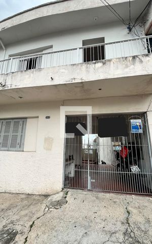 Casa à venda com 50m², 1 quarto e sem vaga Casa à venda com 50m², 1 quarto e sem vagaFachada