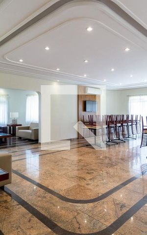 Apartamento à venda com 340m², 5 quartos e 4 vagas Apartamento à venda com 340m², 5 quartos e 4 vagasSalão de Festas