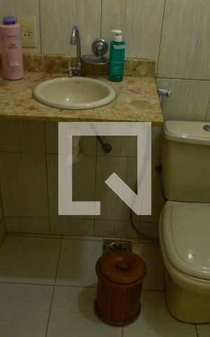 Casa de condomínio à venda com 189m², 3 quartos e 1 vaga Casa de condomínio à venda com 189m², 3 quartos e 1 vagaBanheiro