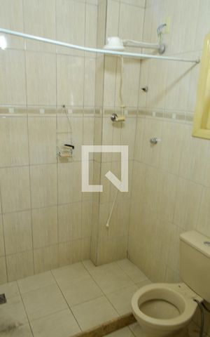 Casa de condomínio à venda com 189m², 3 quartos e 1 vaga Casa de condomínio à venda com 189m², 3 quartos e 1 vagaBanheiro da Suíte 2