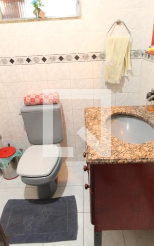 Apartamento para alugar com 80m², 2 quartos e sem vagaBanheiro