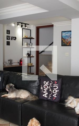 Casa à venda com 223m², 3 quartos e 2 vagasSala