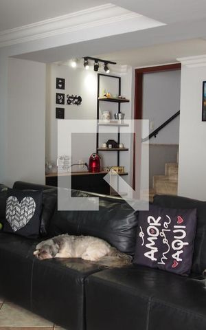 Casa à venda com 223m², 3 quartos e 2 vagasSala