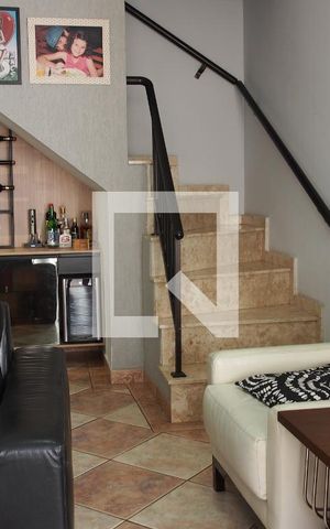 Casa à venda com 223m², 3 quartos e 2 vagasSala
