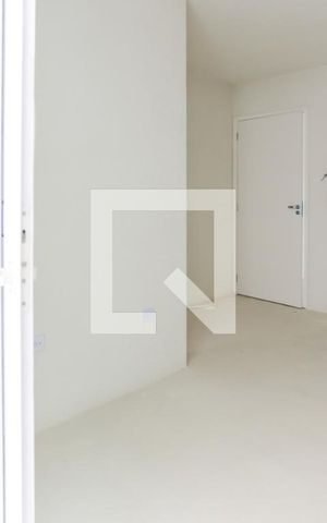 Apartamento à venda com 42m², 2 quartos e sem vaga Apartamento à venda com 42m², 2 quartos e sem vagaSala/varanda