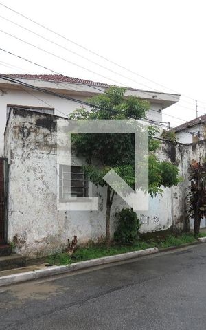 Casa à venda com 382m², 6 quartos e 2 vagasFachada