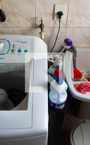 Apartamento à venda com 65m², 2 quartos e 1 vaga Apartamento à venda com 65m², 2 quartos e 1 vagaÁREA DE SERVIÇO