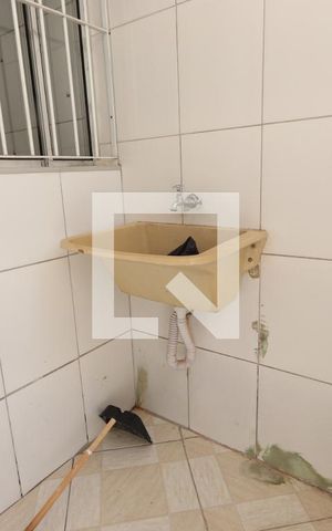 Casa para alugar com 38m², 1 quarto e sem vagaÁrea de Serviço