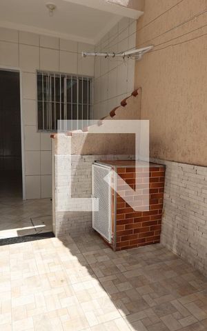 Casa para alugar com 38m², 1 quarto e sem vagaÁrea de Serviço