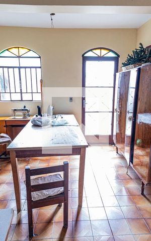 Casa para alugar com 437m², 5 quartos e 2 vagasSotão