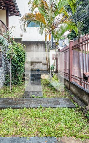 Casa para alugar com 437m², 5 quartos e 2 vagasJardim / fachada