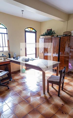 Casa para alugar com 437m², 5 quartos e 2 vagasSotão