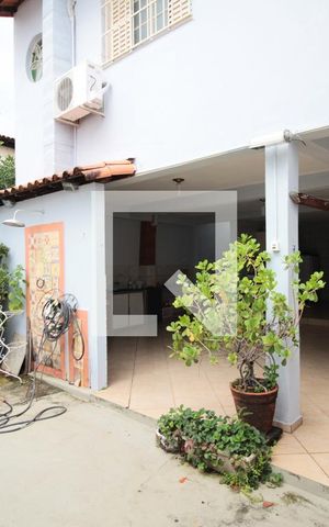 Casa à venda com 332m², 5 quartos e 3 vagasQuintal