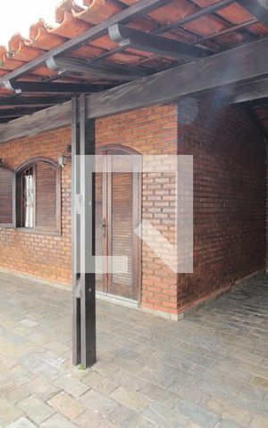 Casa à venda com 332m², 5 quartos e 3 vagasGaragem